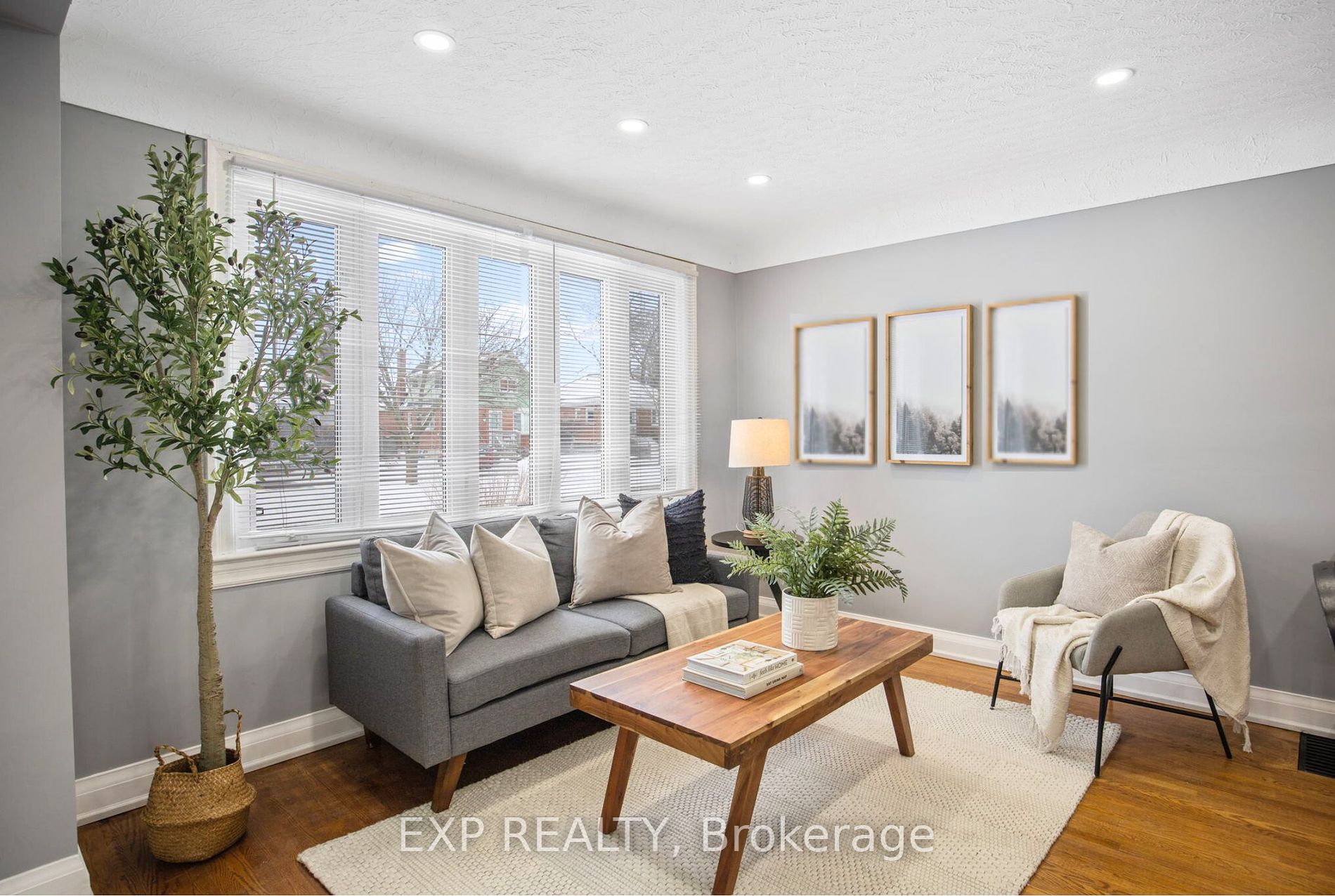 159 Cadillac Avenue S