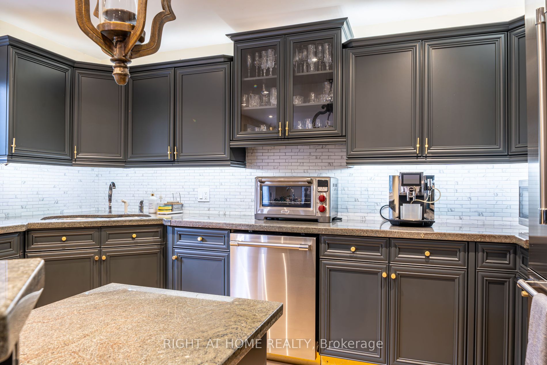 79 Kearney Dr