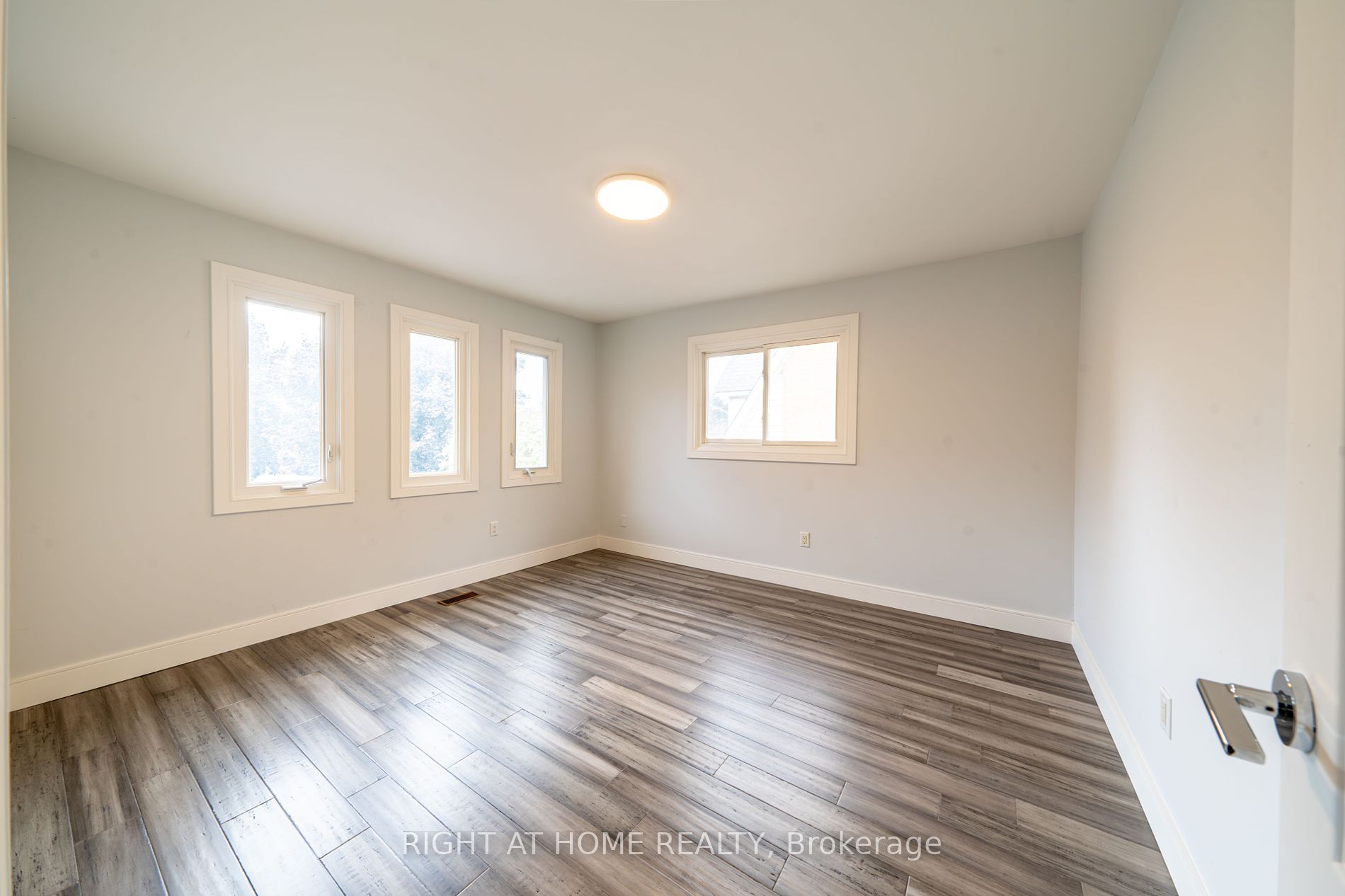 79 Kearney Dr