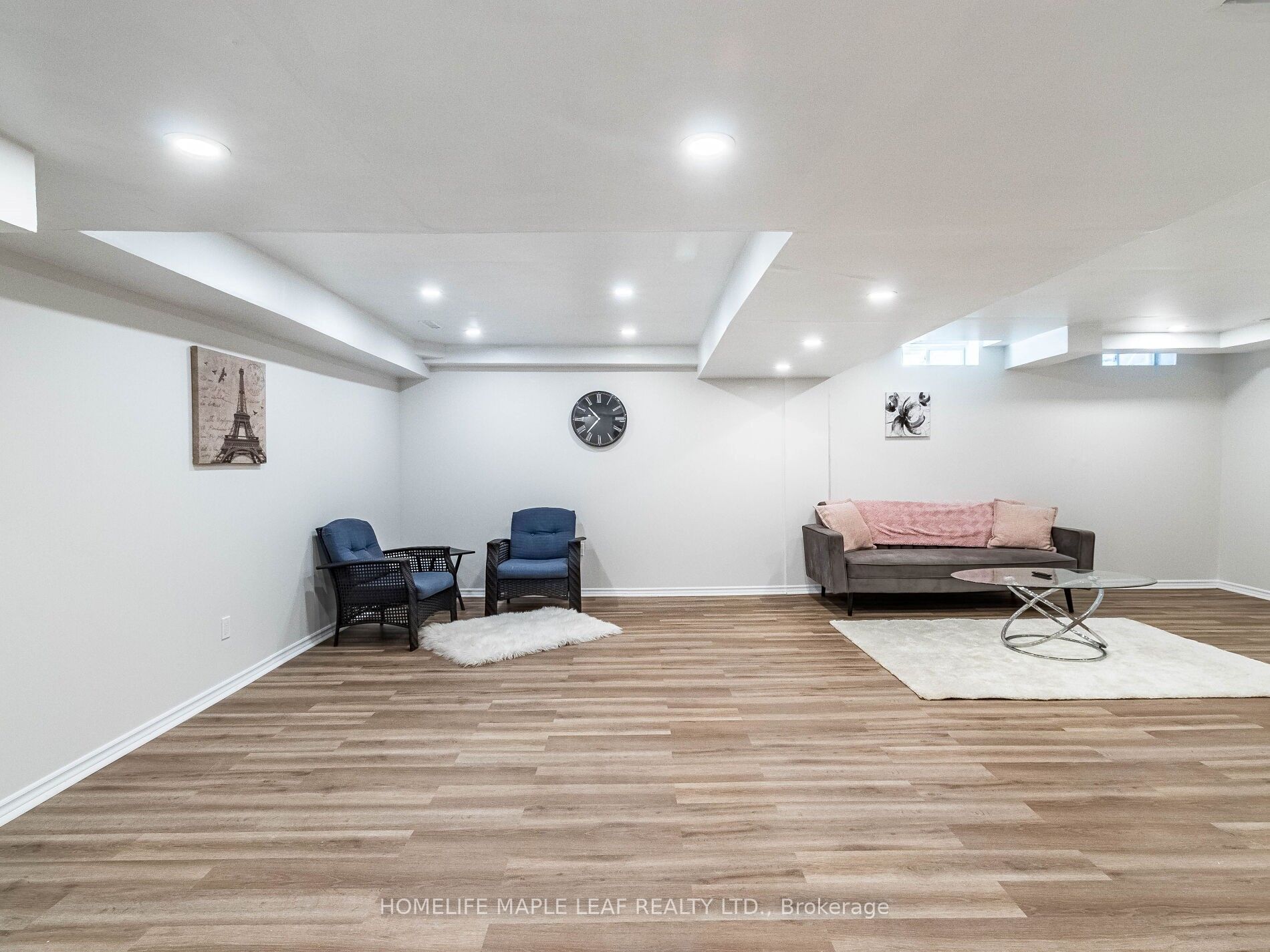 350 Lakebreeze Drive #8