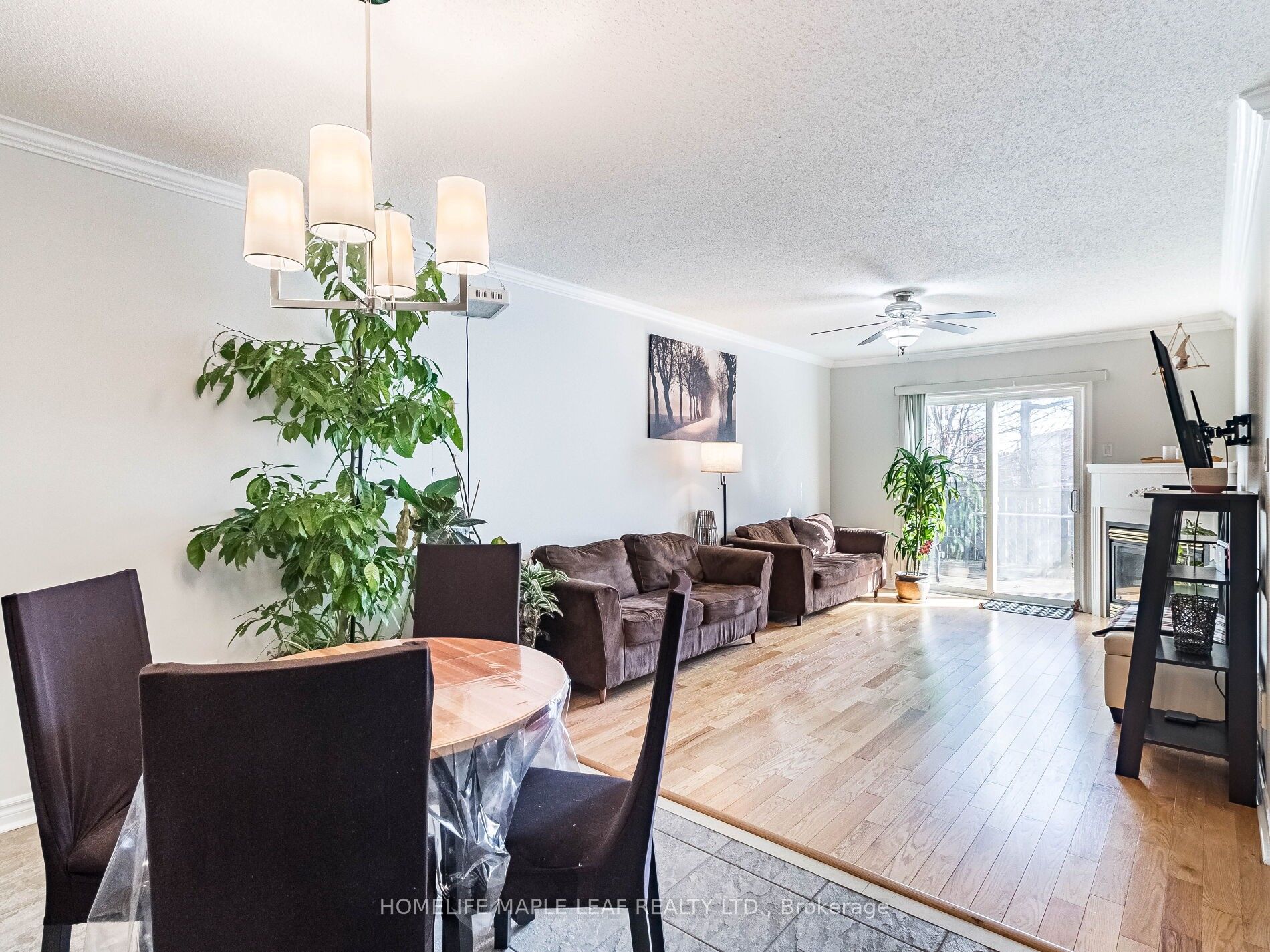 350 Lakebreeze Drive #8