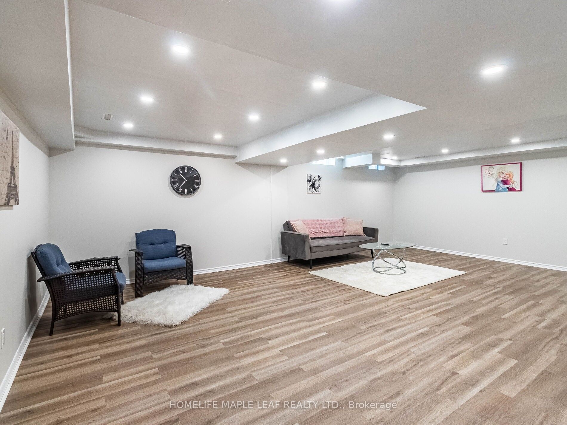 350 Lakebreeze Drive #8