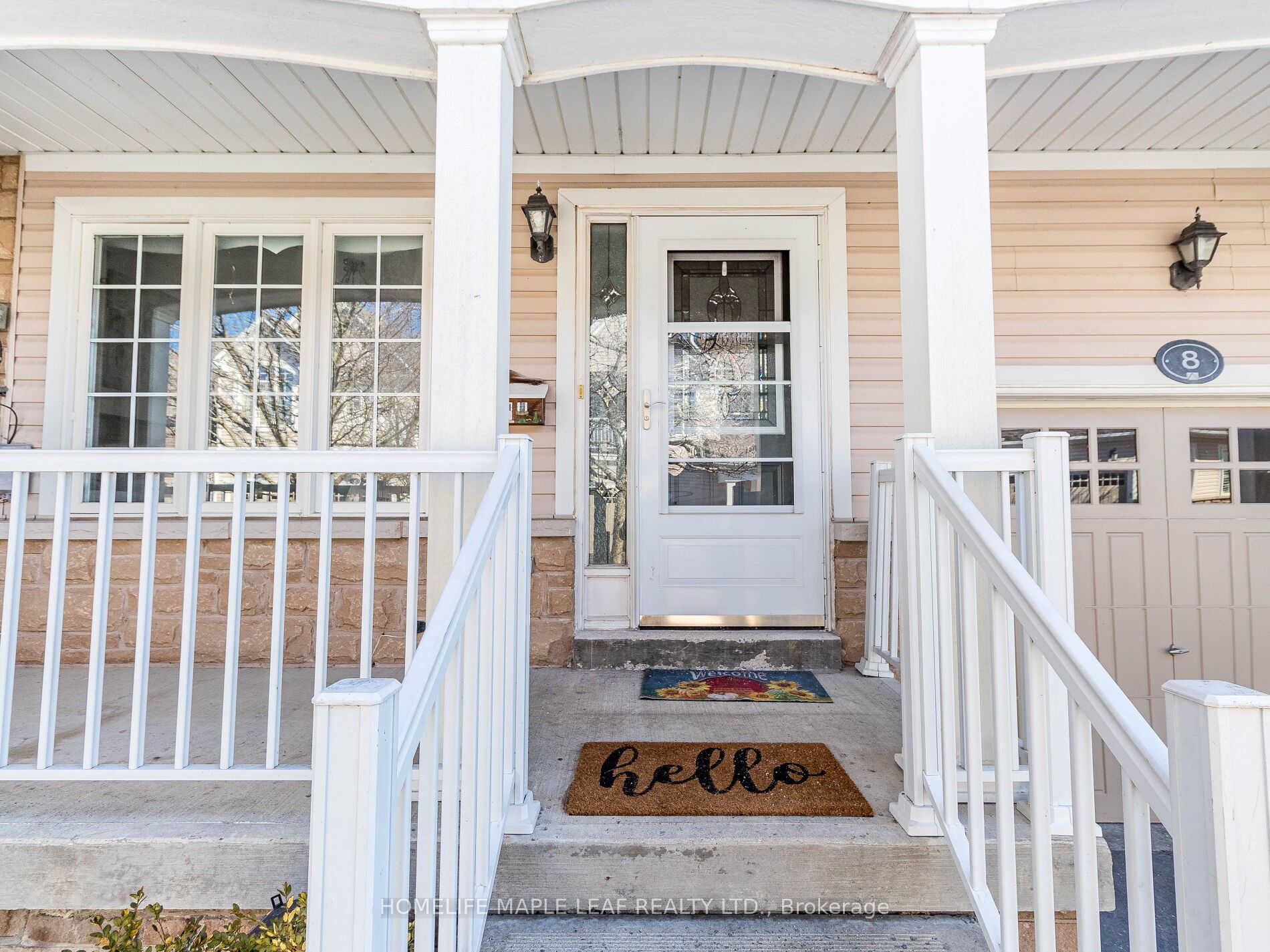 350 Lakebreeze Drive #8