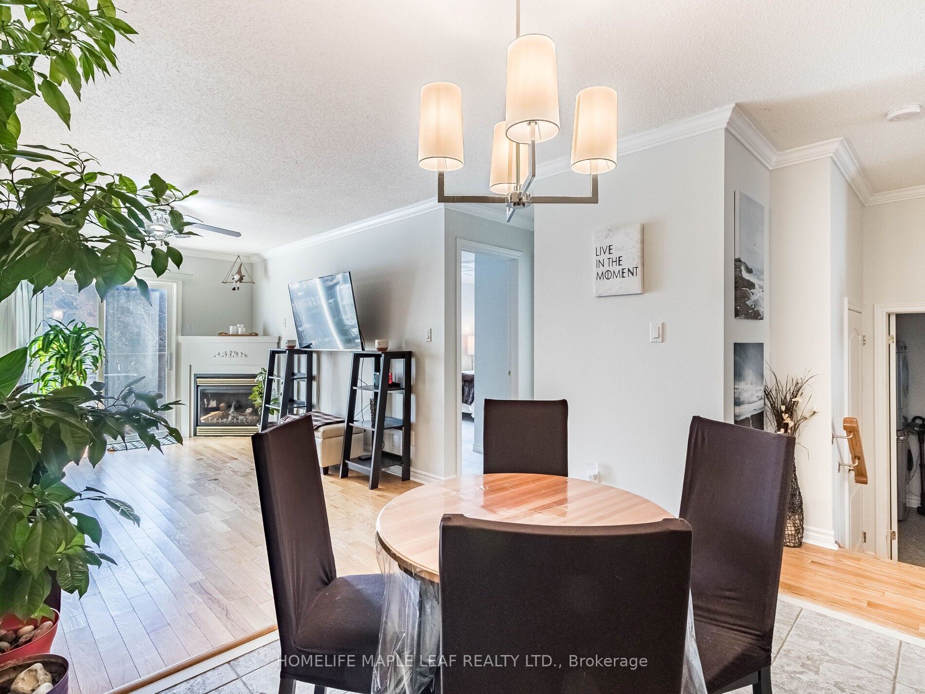 350 Lakebreeze Drive #8