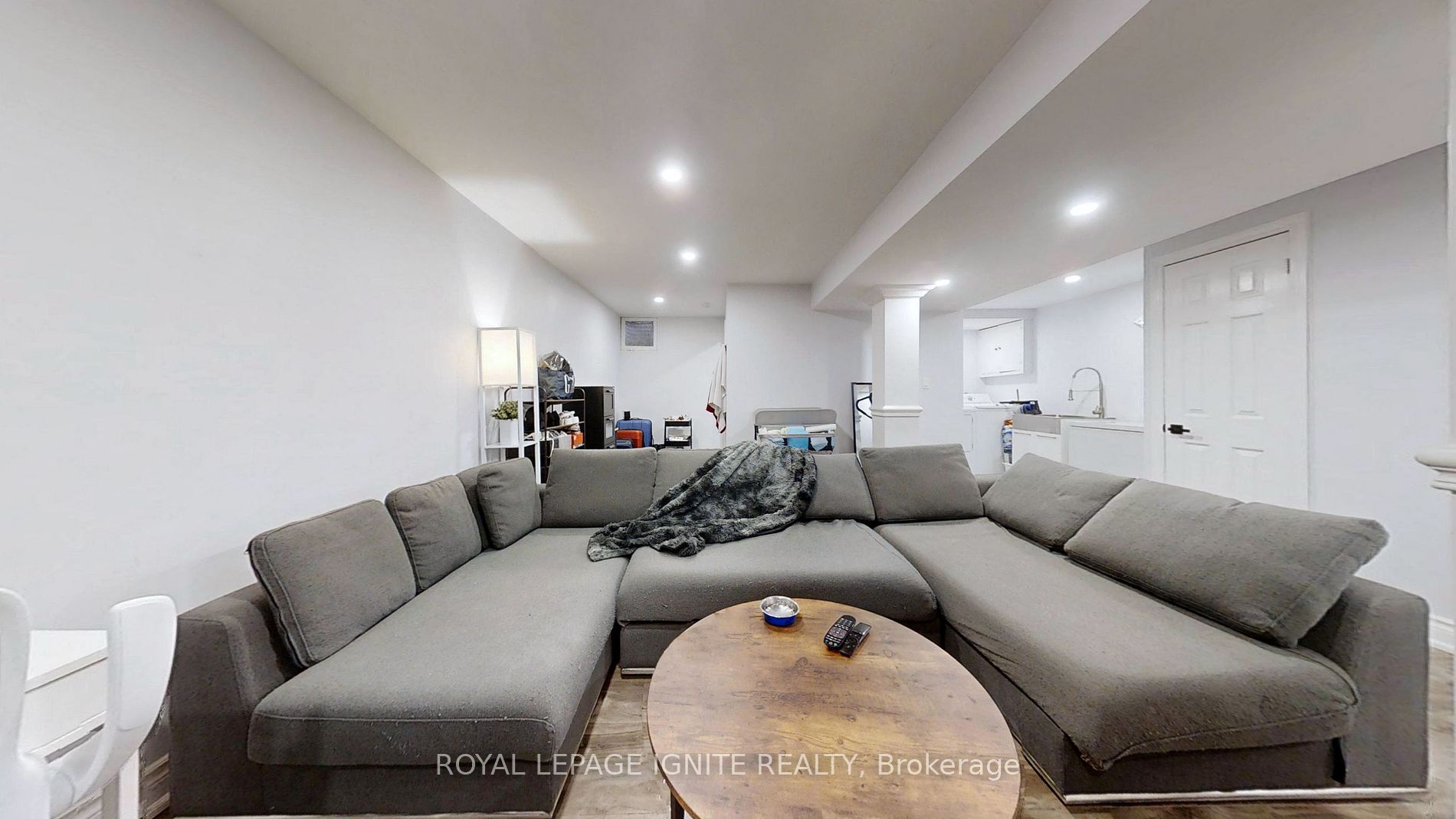 1021 Midland Ave, #9