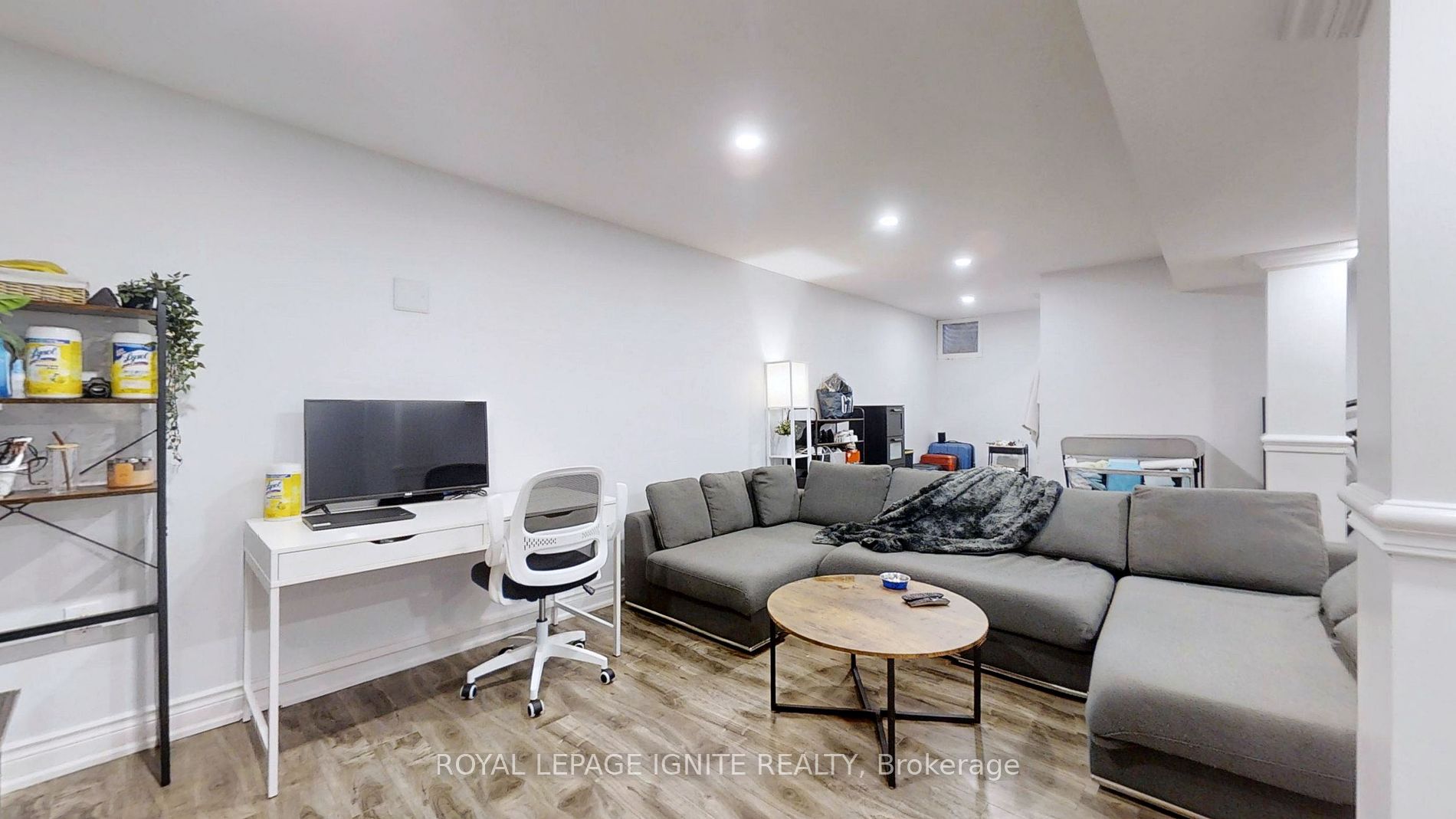 1021 Midland Ave, #9