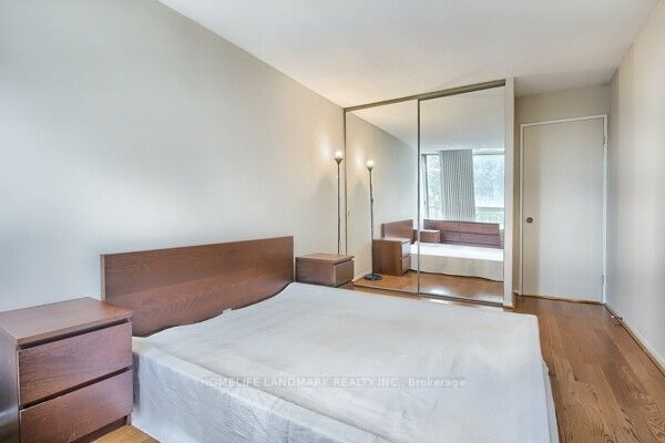 225 Bamburgh Circ, #103
