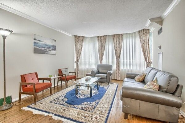 225 Bamburgh Circ, #103