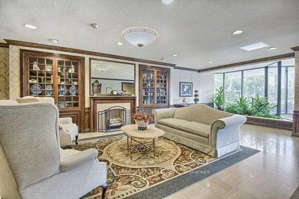 225 Bamburgh Circ, #103