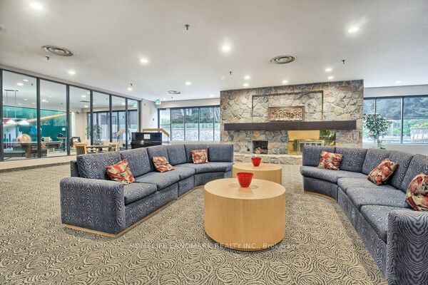 225 Bamburgh Circ, #103