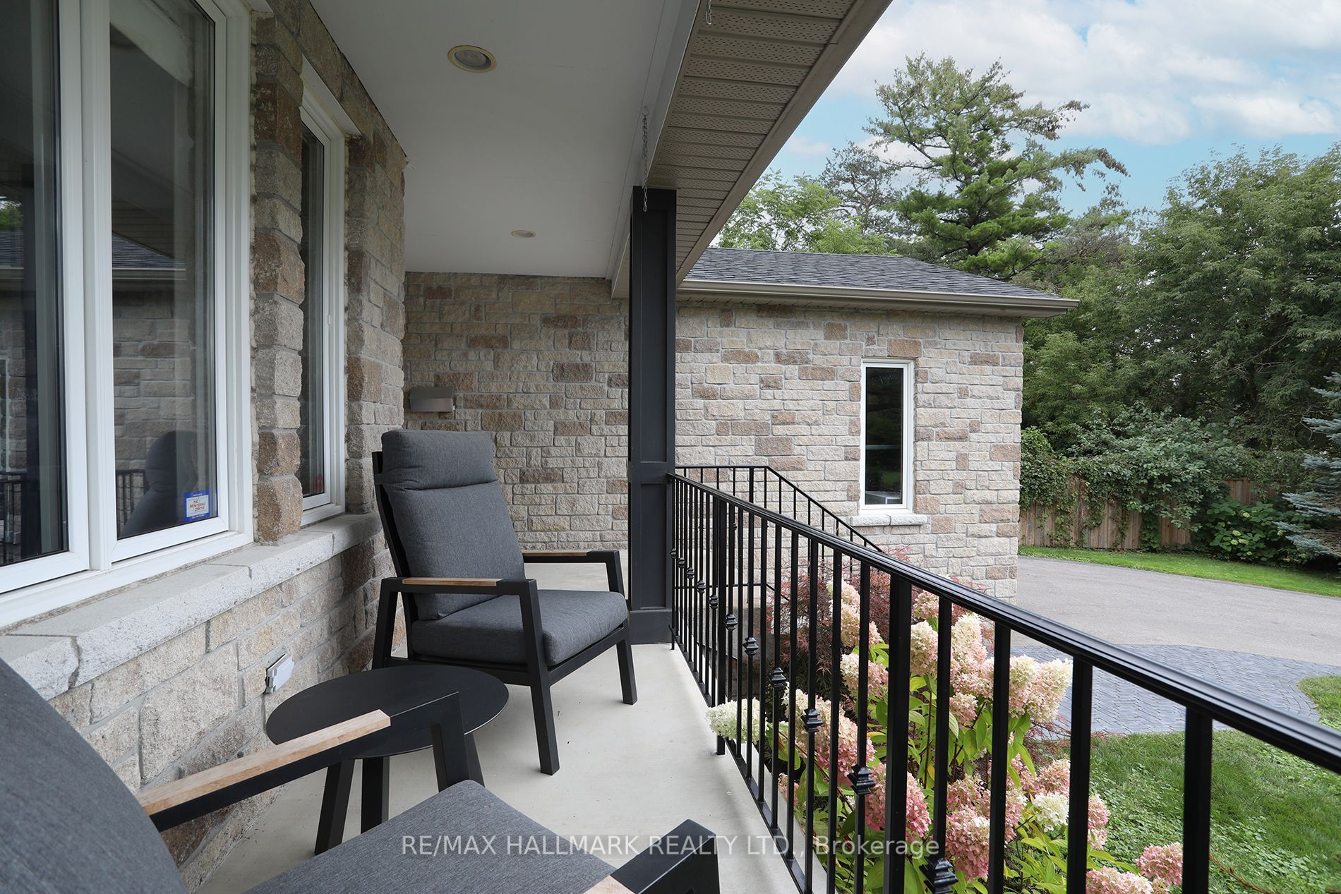 165 Bathgate Dr