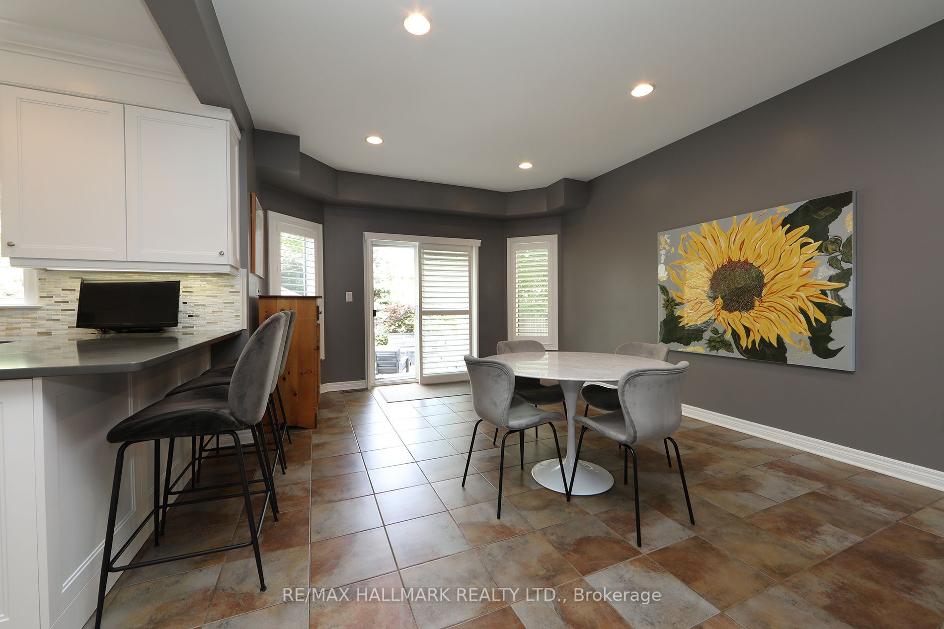 165 Bathgate Dr