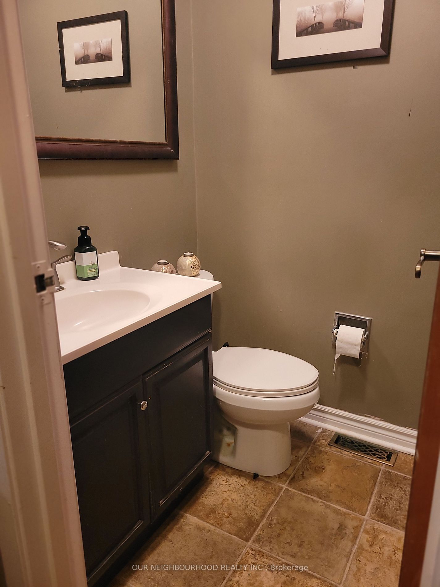 1329 Sunnybrae Crescent