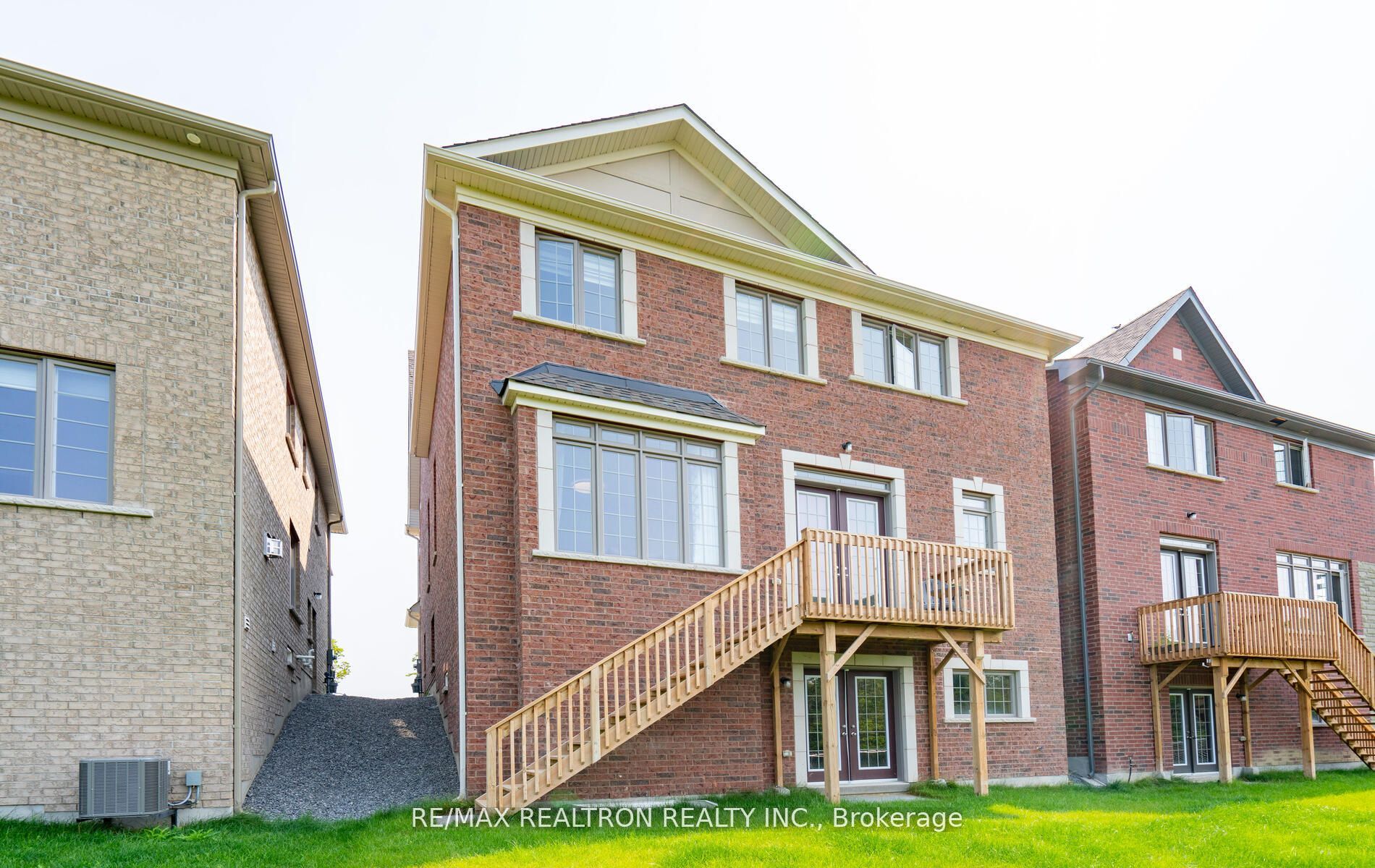 2496 Orchestrate Dr