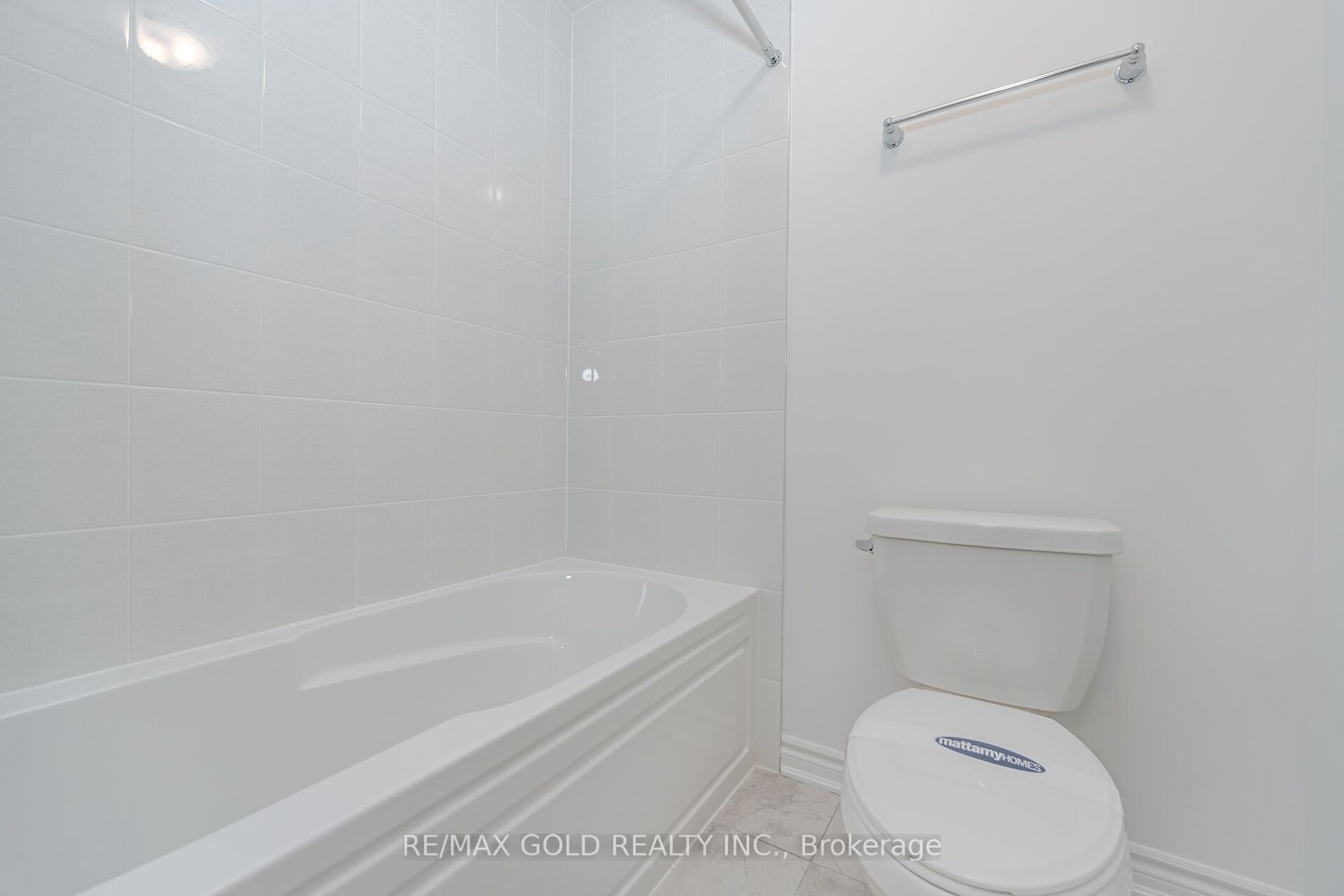 1582 Honey Locust Pl