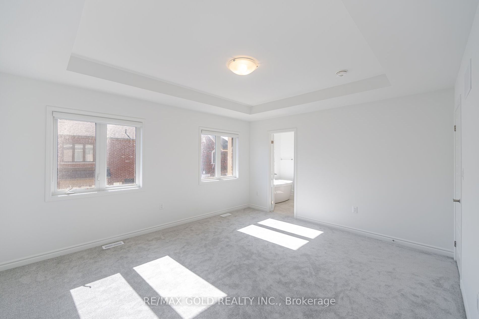 1582 Honey Locust Pl