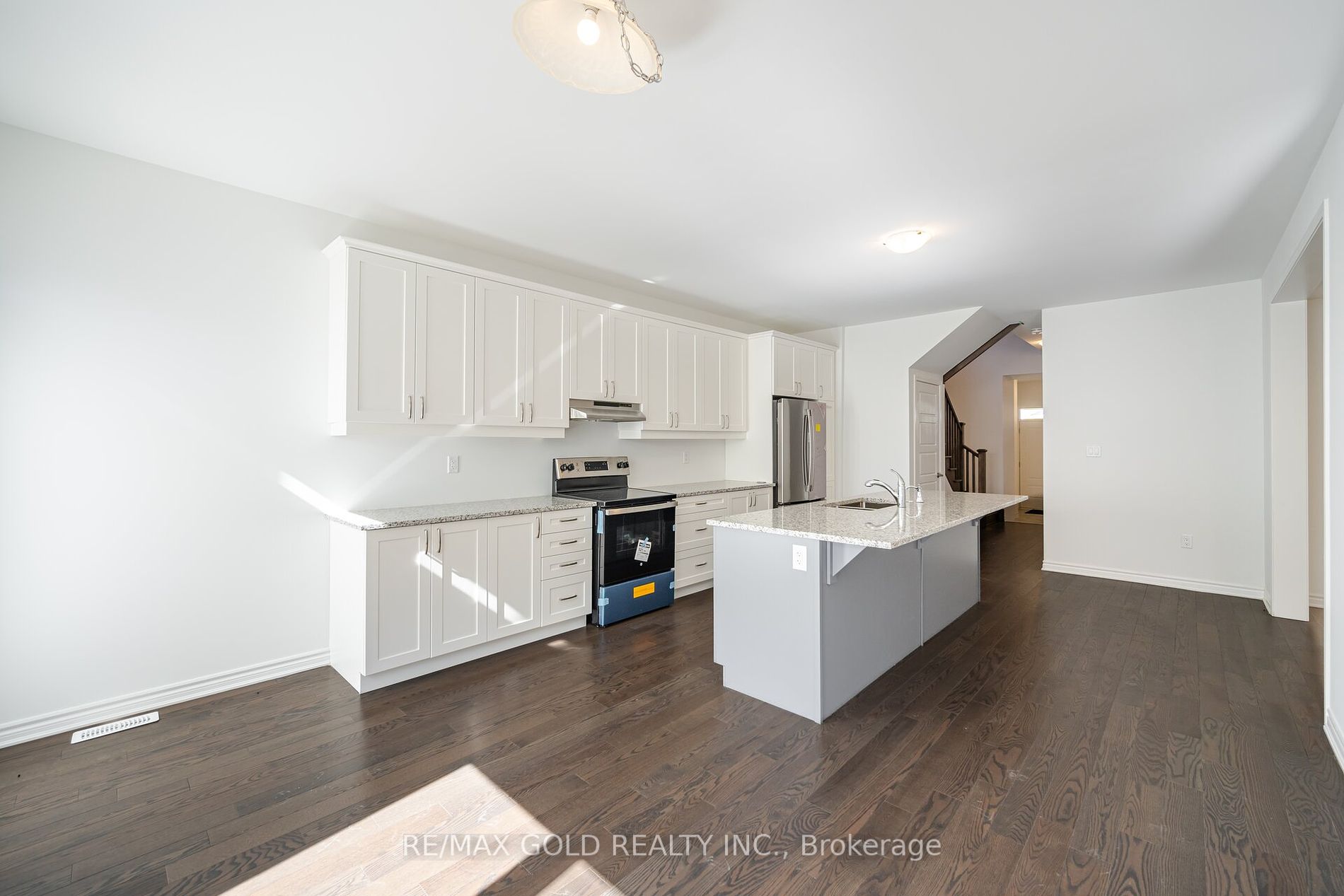 1582 Honey Locust Pl