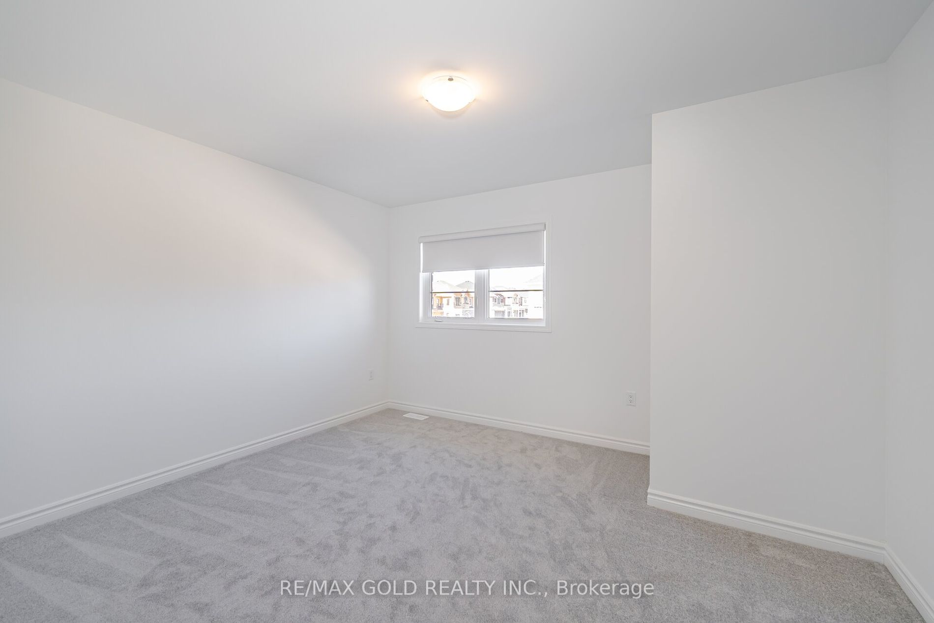 1582 Honey Locust Pl