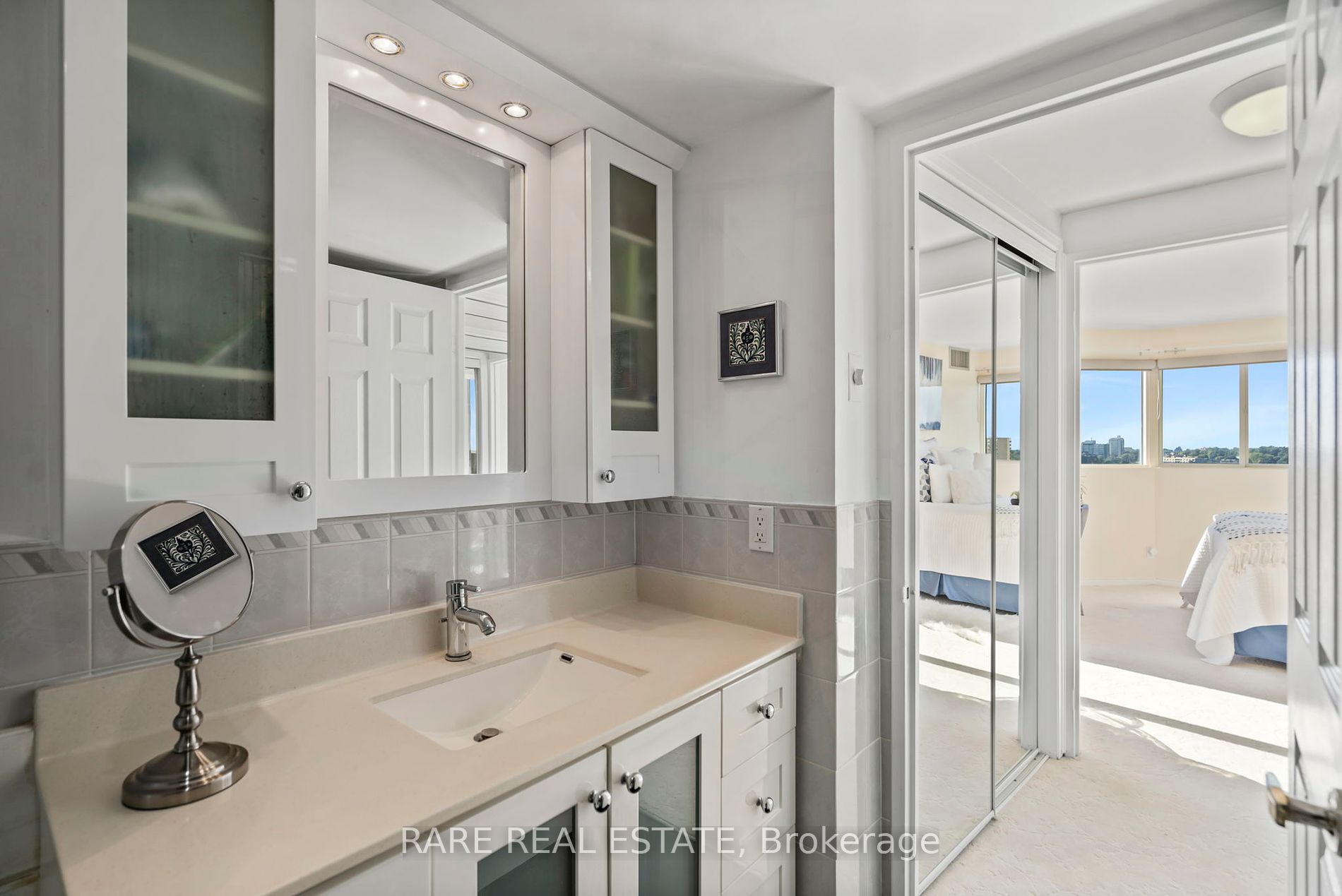 3233 Eglinton Ave E, #1409A