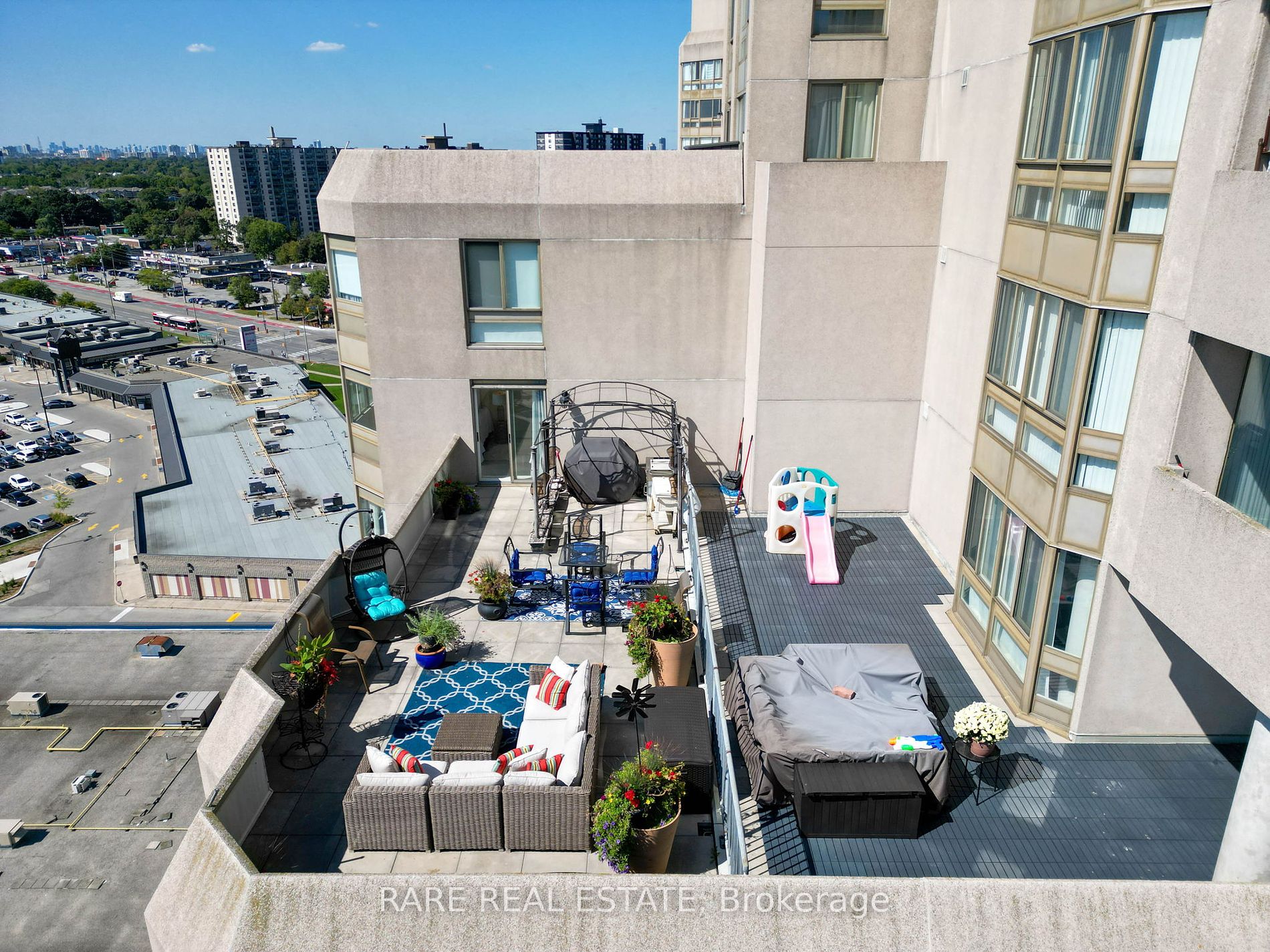 3233 Eglinton Ave E, #1409A