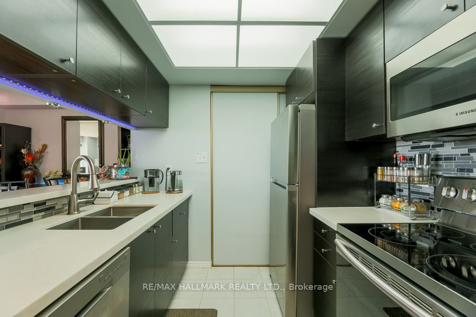 5 Greystone Walk Dr, #801