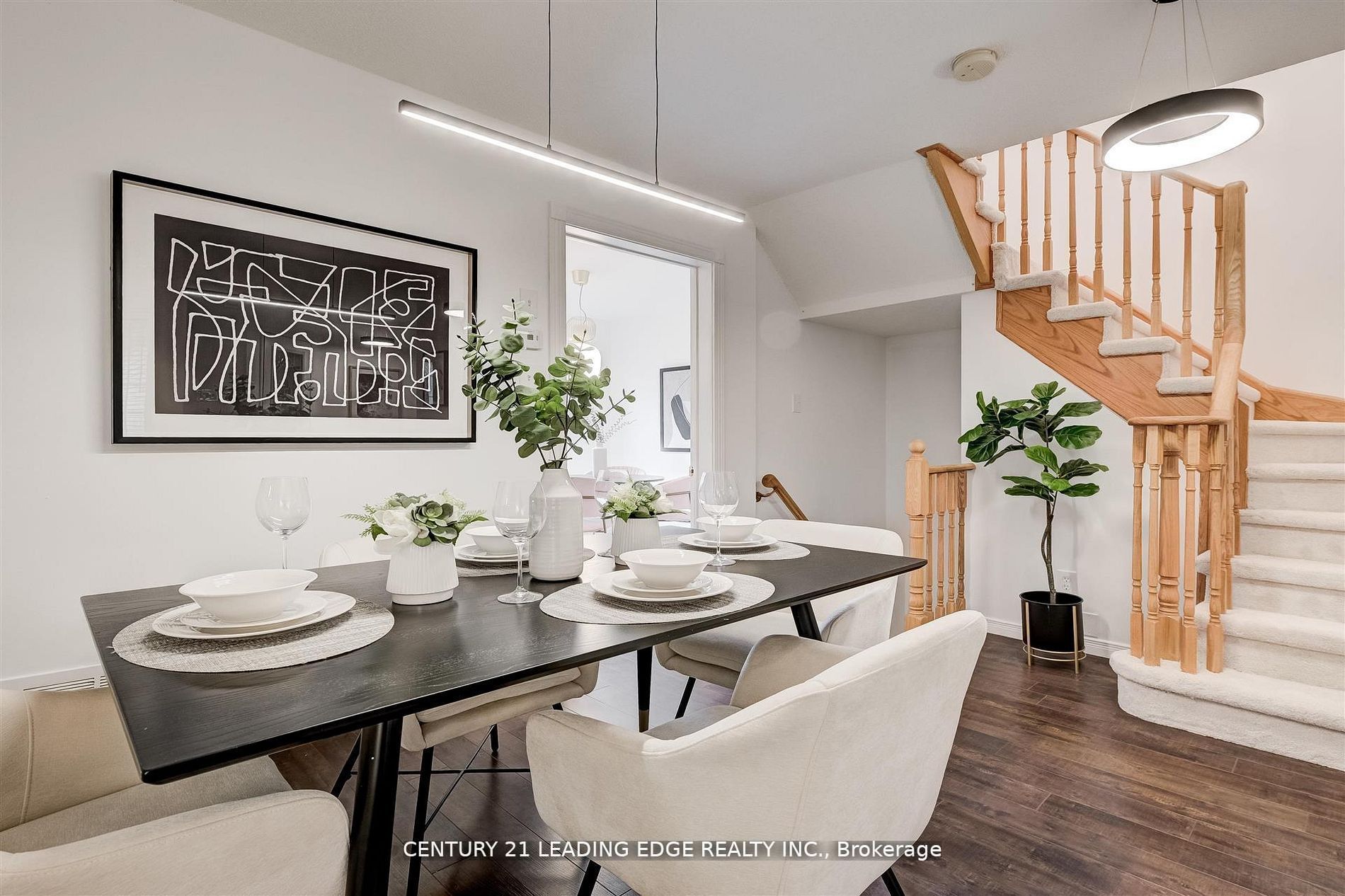 215 Andona Crescent