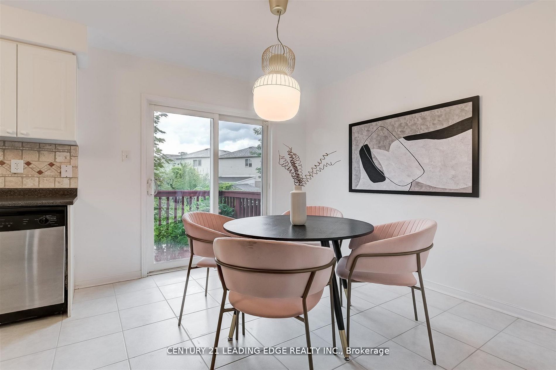 215 Andona Crescent