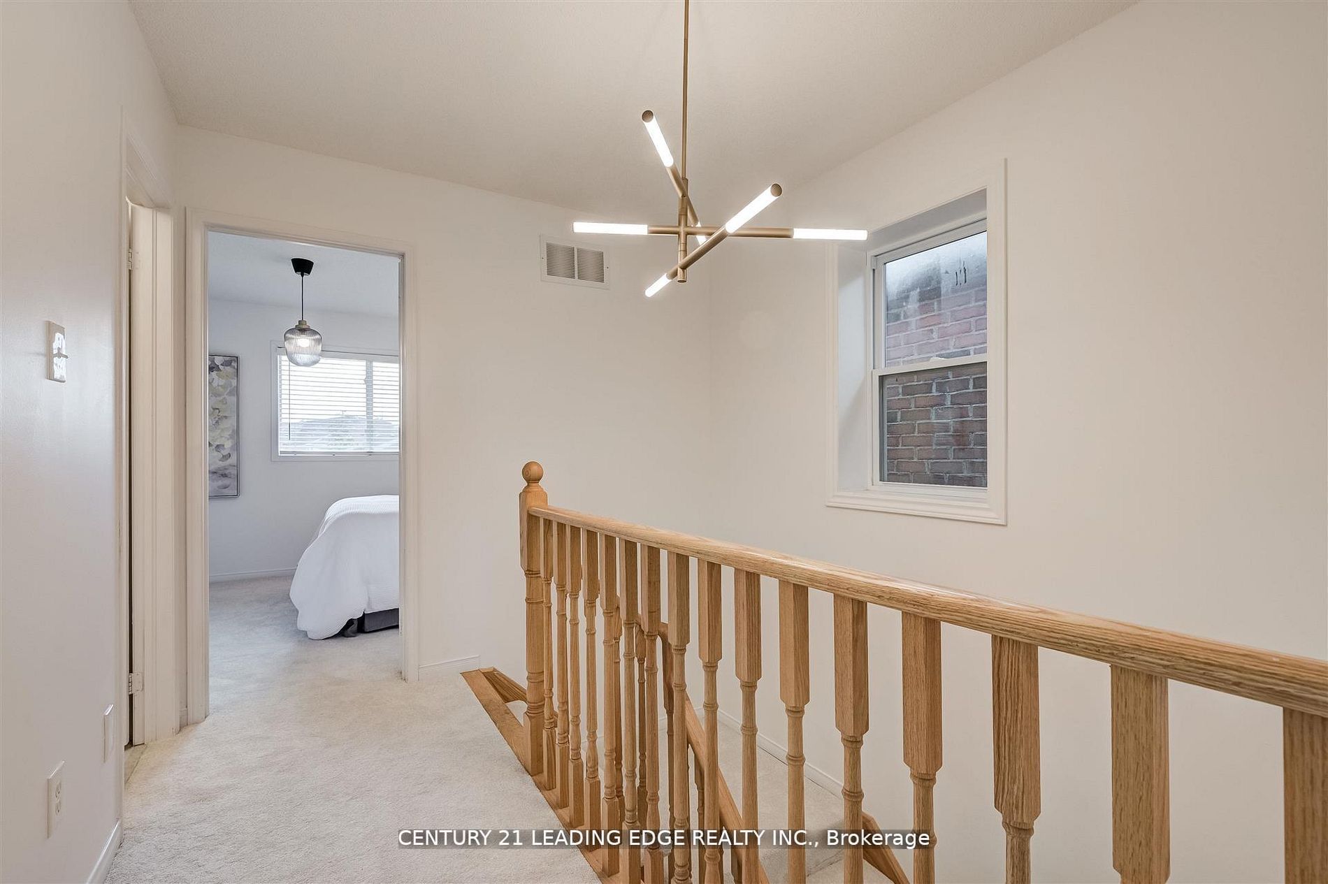 215 Andona Crescent