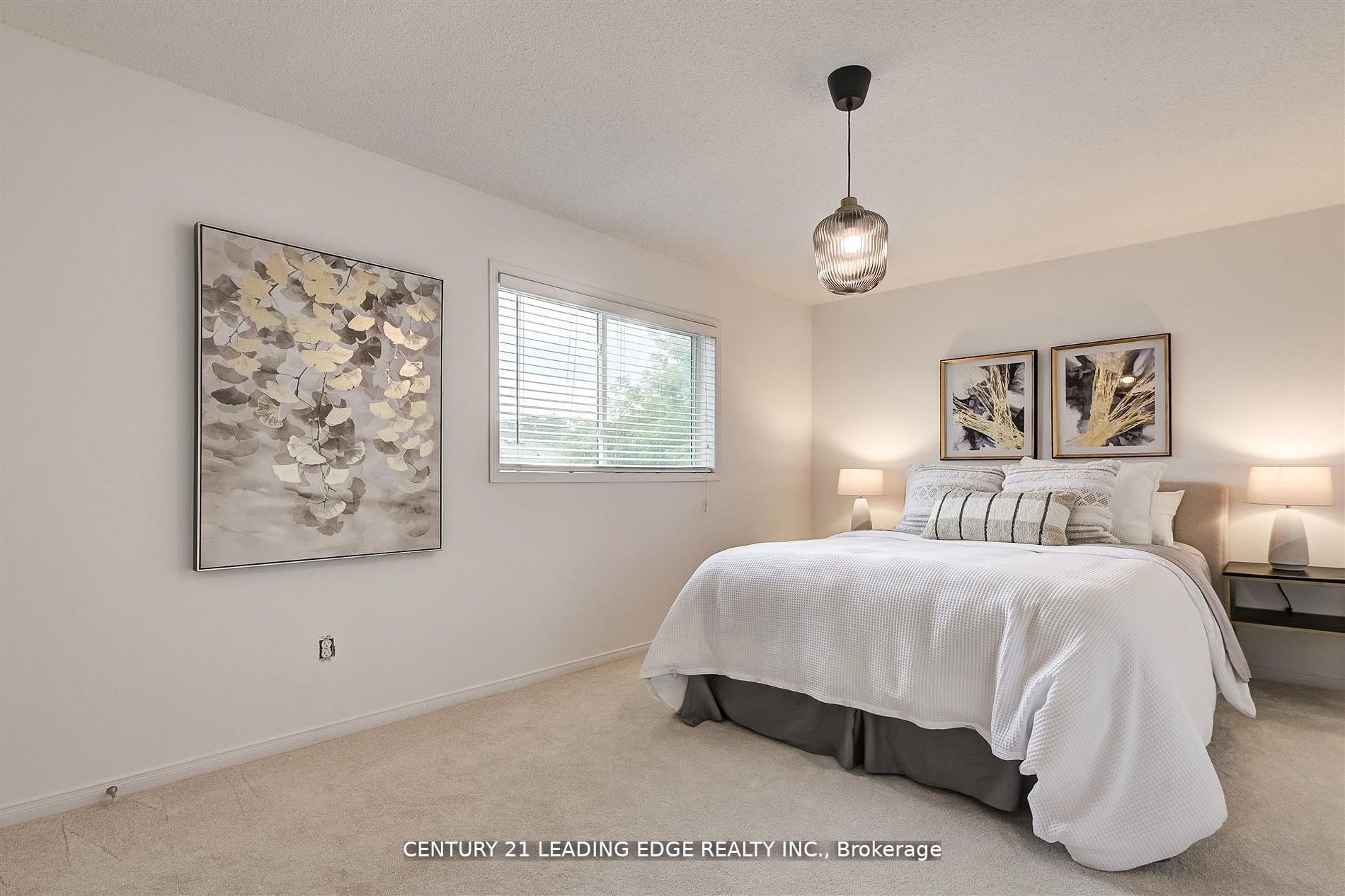 215 Andona Crescent