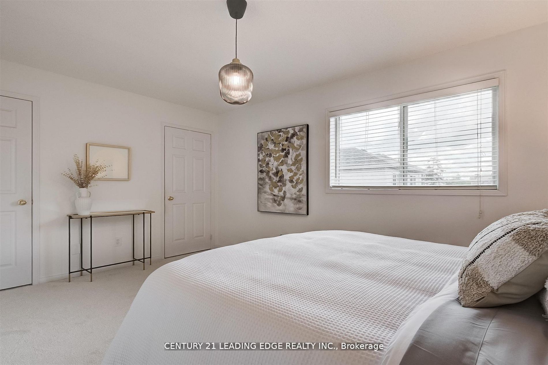215 Andona Crescent