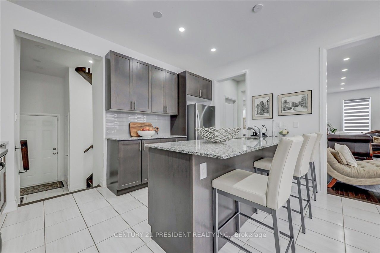18 Blenheim Circle