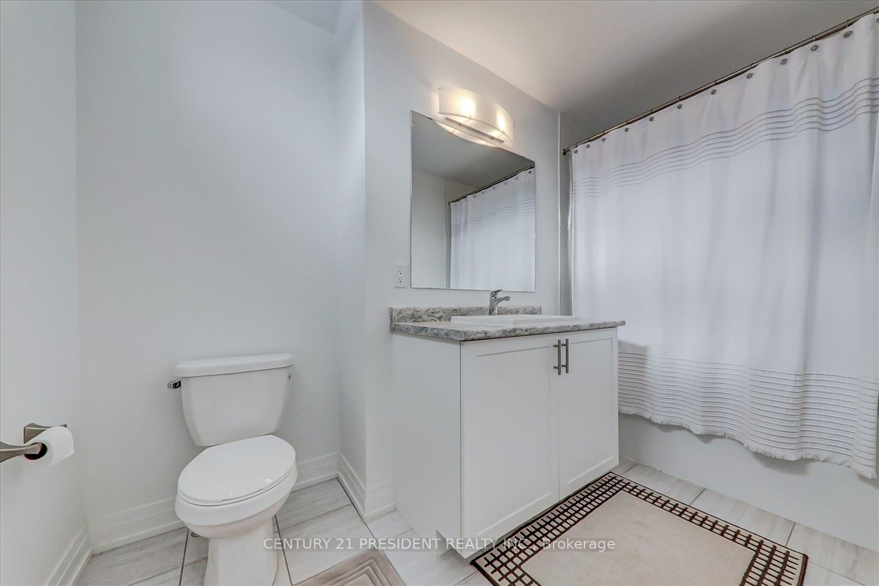 18 Blenheim Circle