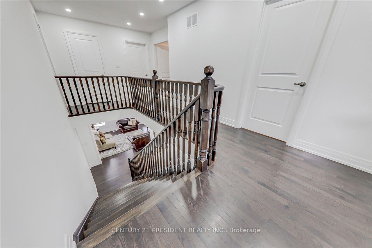 18 Blenheim Circle