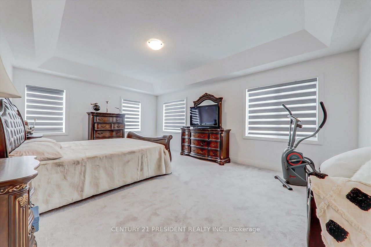 18 Blenheim Circle