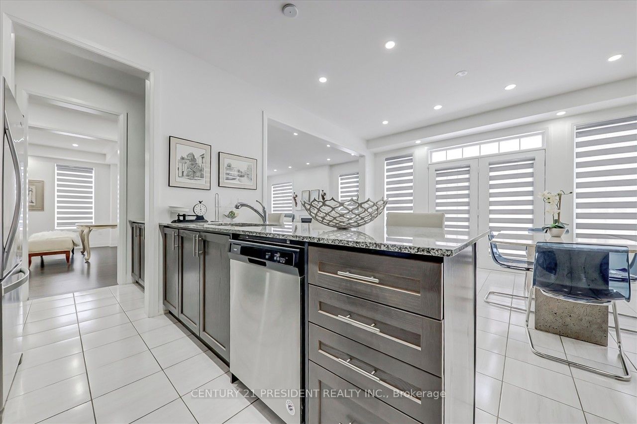 18 Blenheim Circle