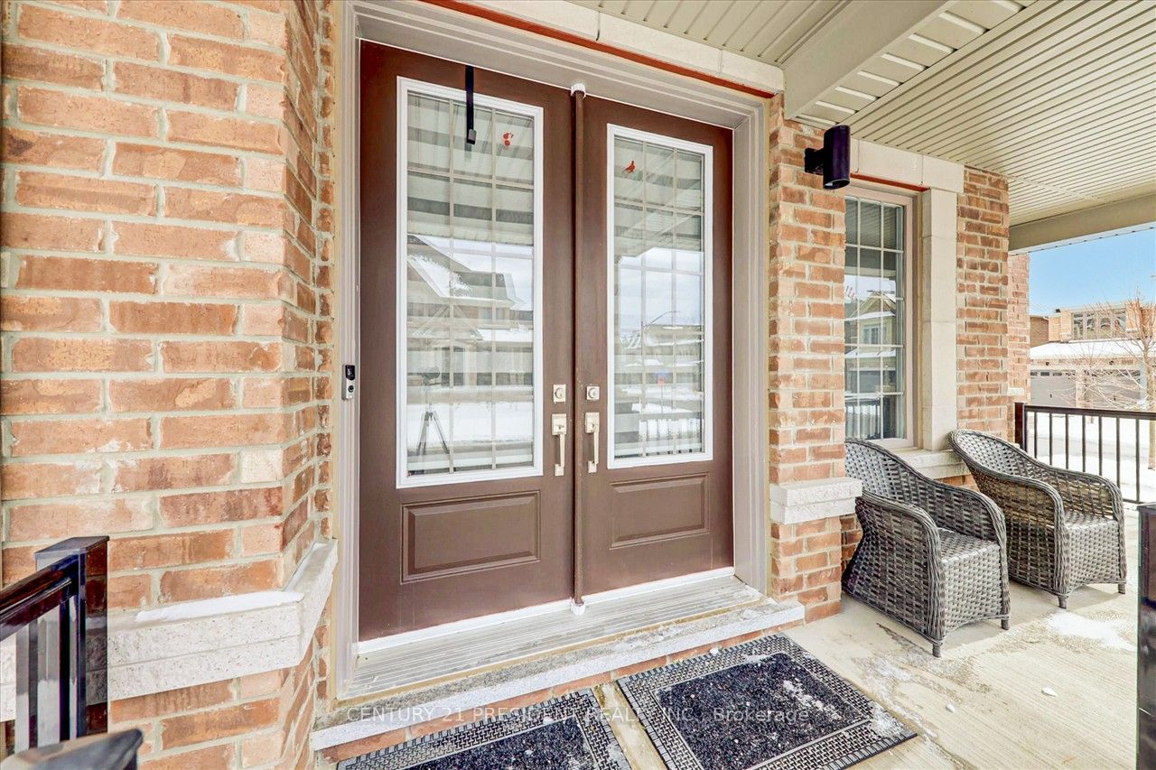 18 Blenheim Circle