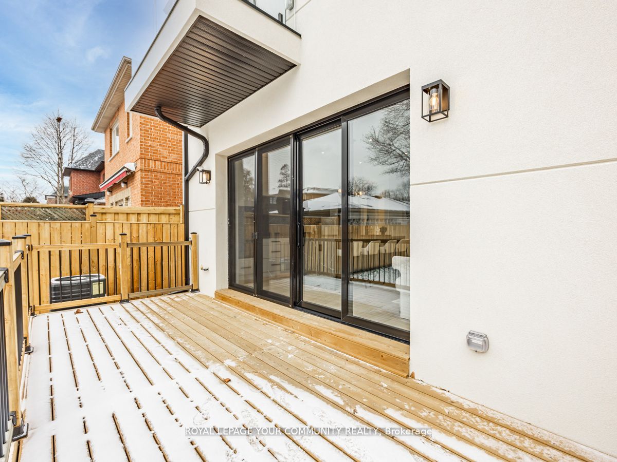 6 Doris Dr
