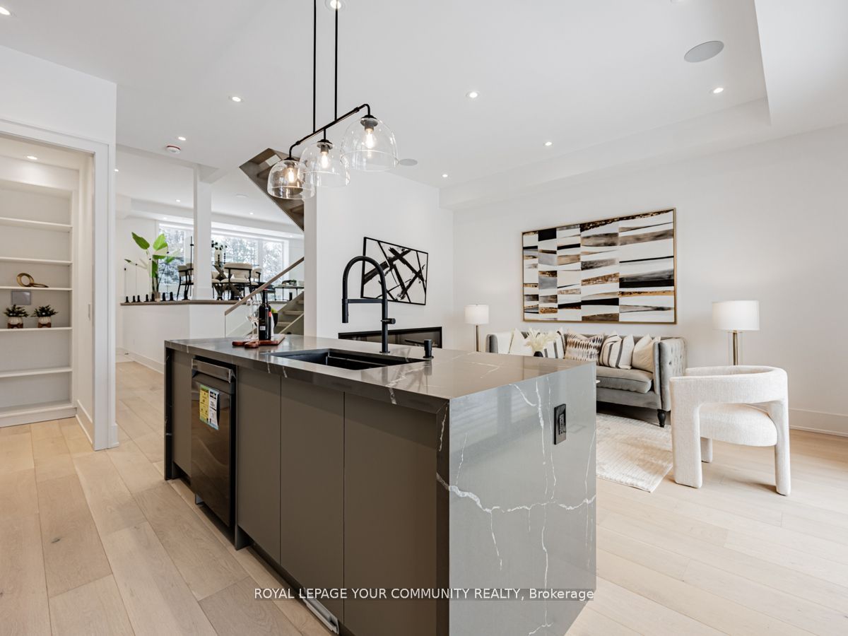 6 Doris Dr