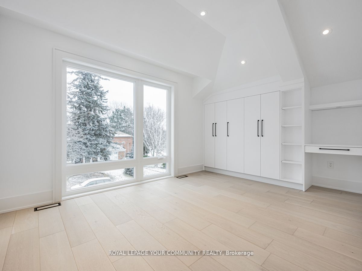 6 Doris Dr