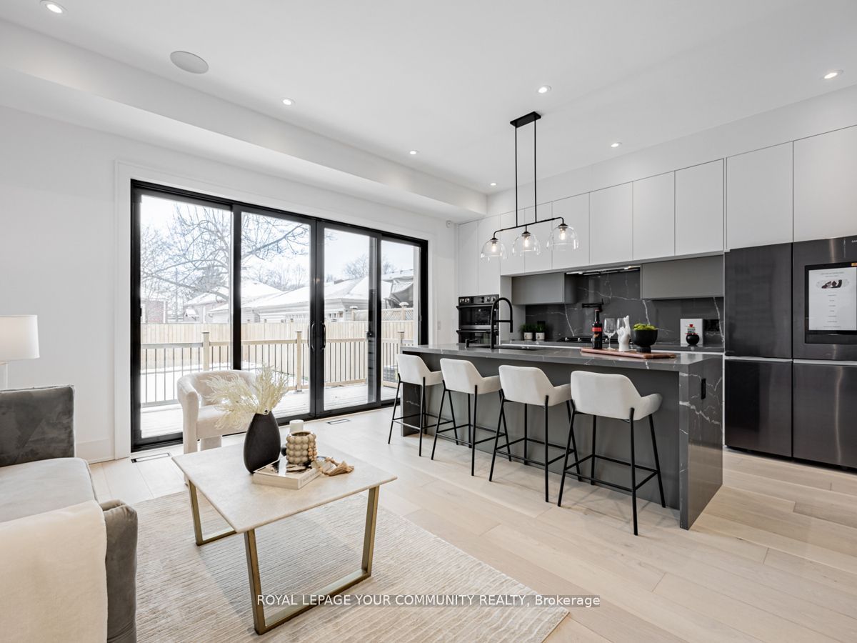 6 Doris Dr