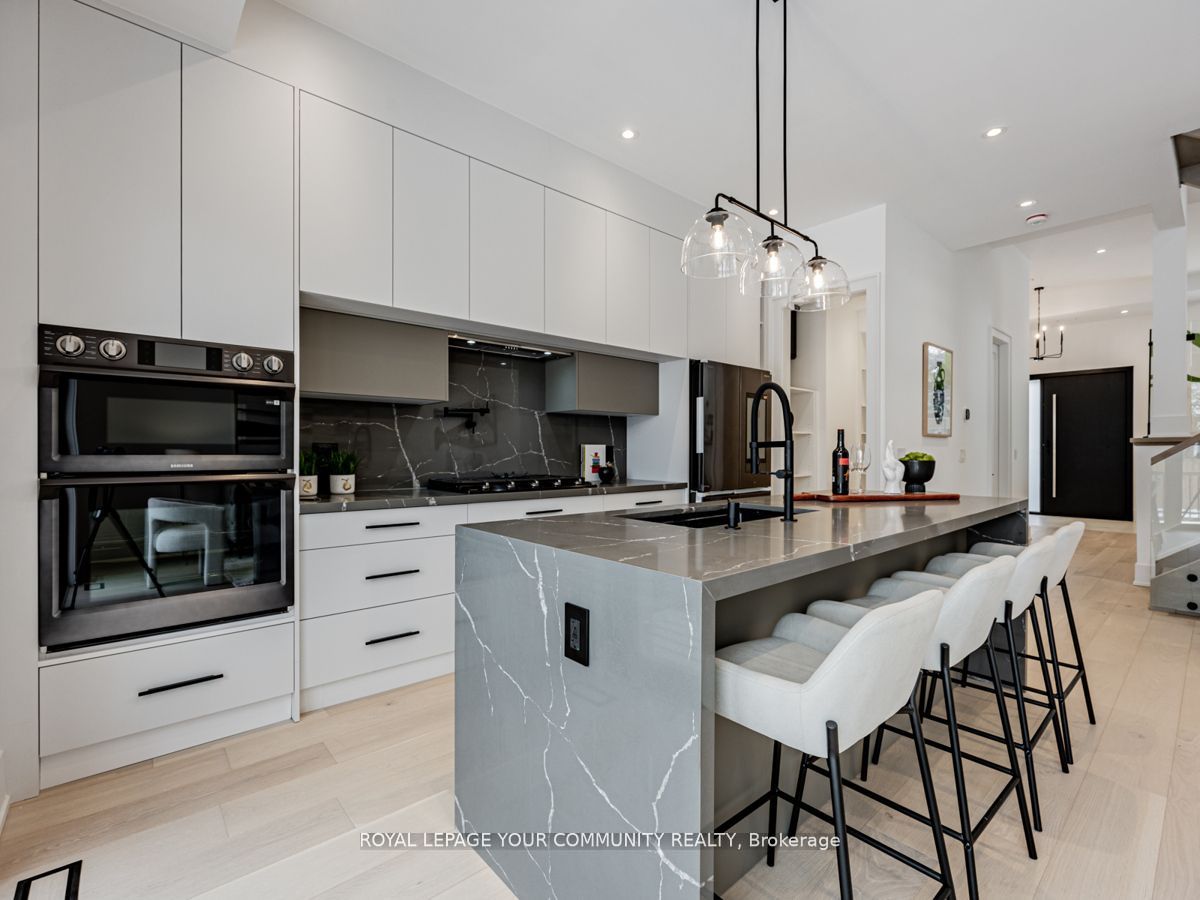 6 Doris Dr