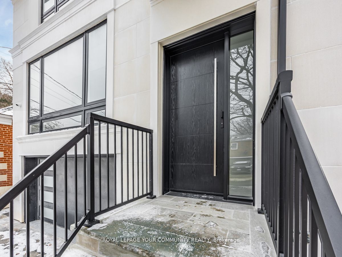 6 Doris Dr