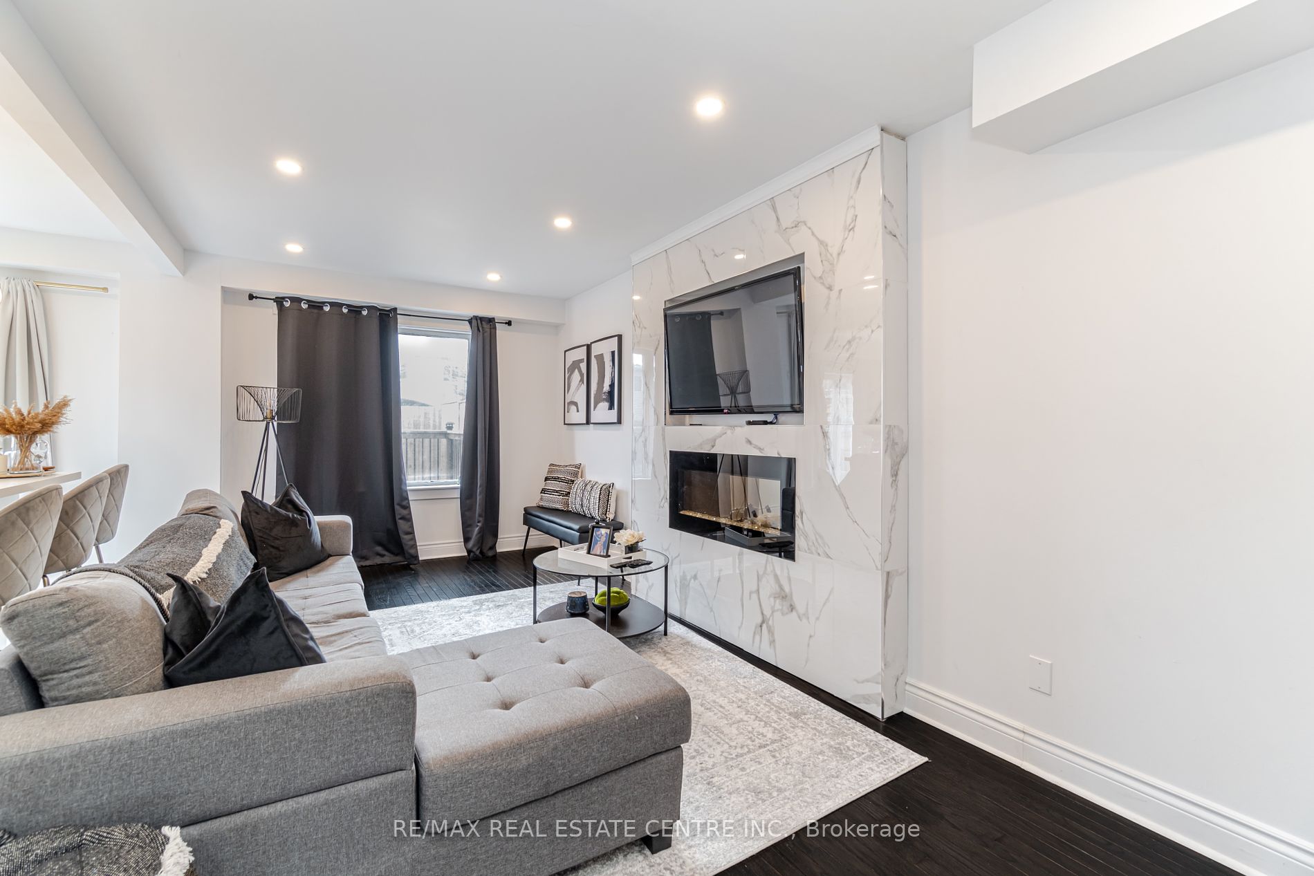77 Lownie Court