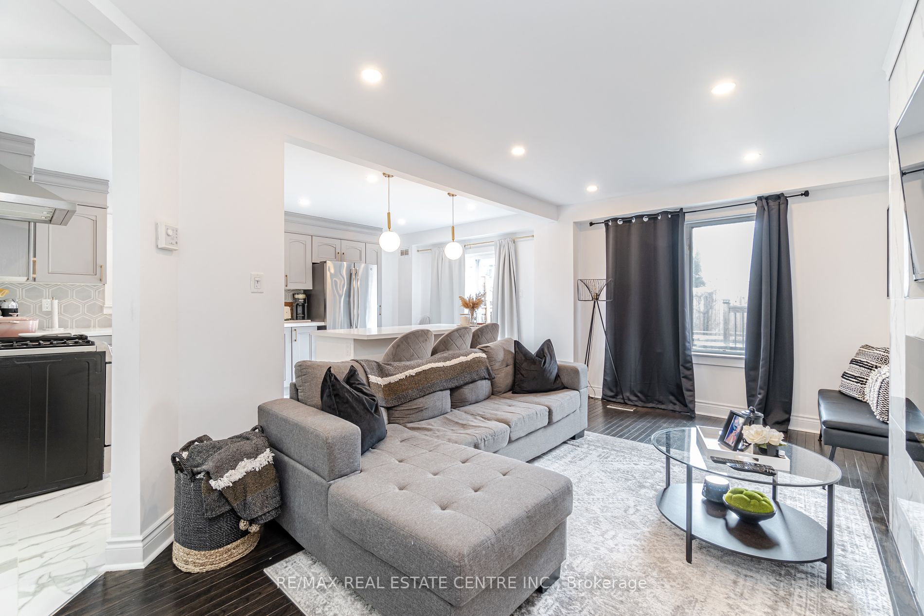 77 Lownie Court