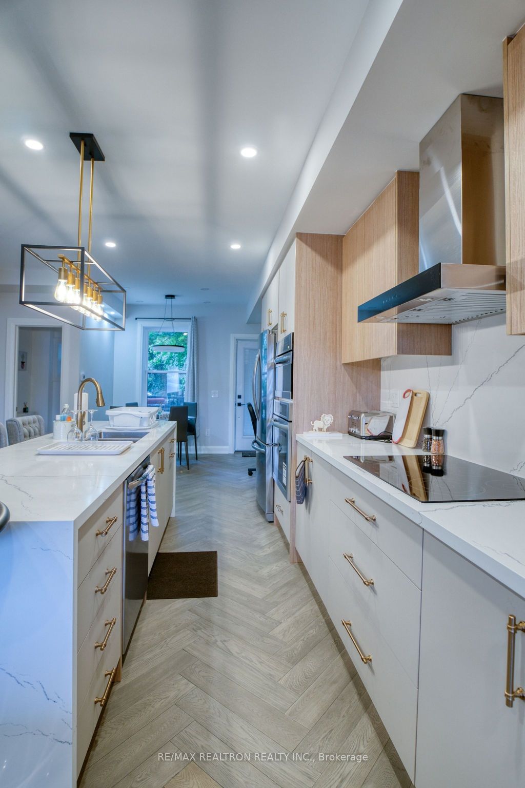 24 Erindale Ave