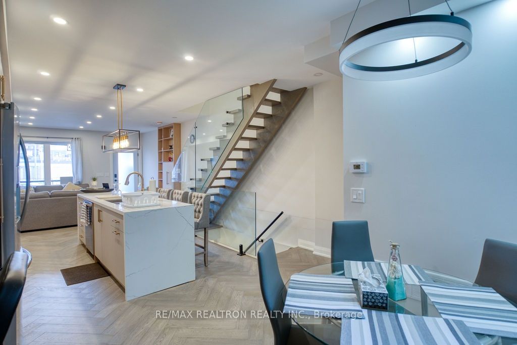 24 Erindale Ave