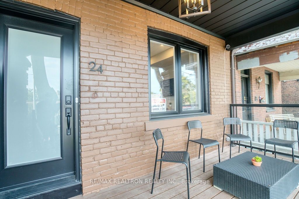 24 Erindale Ave