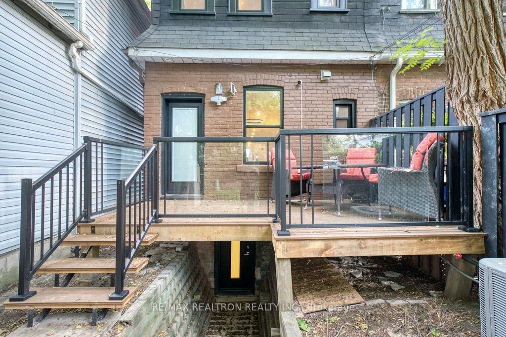 24 Erindale Ave