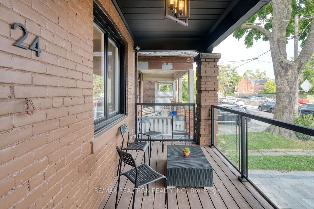 24 Erindale Ave