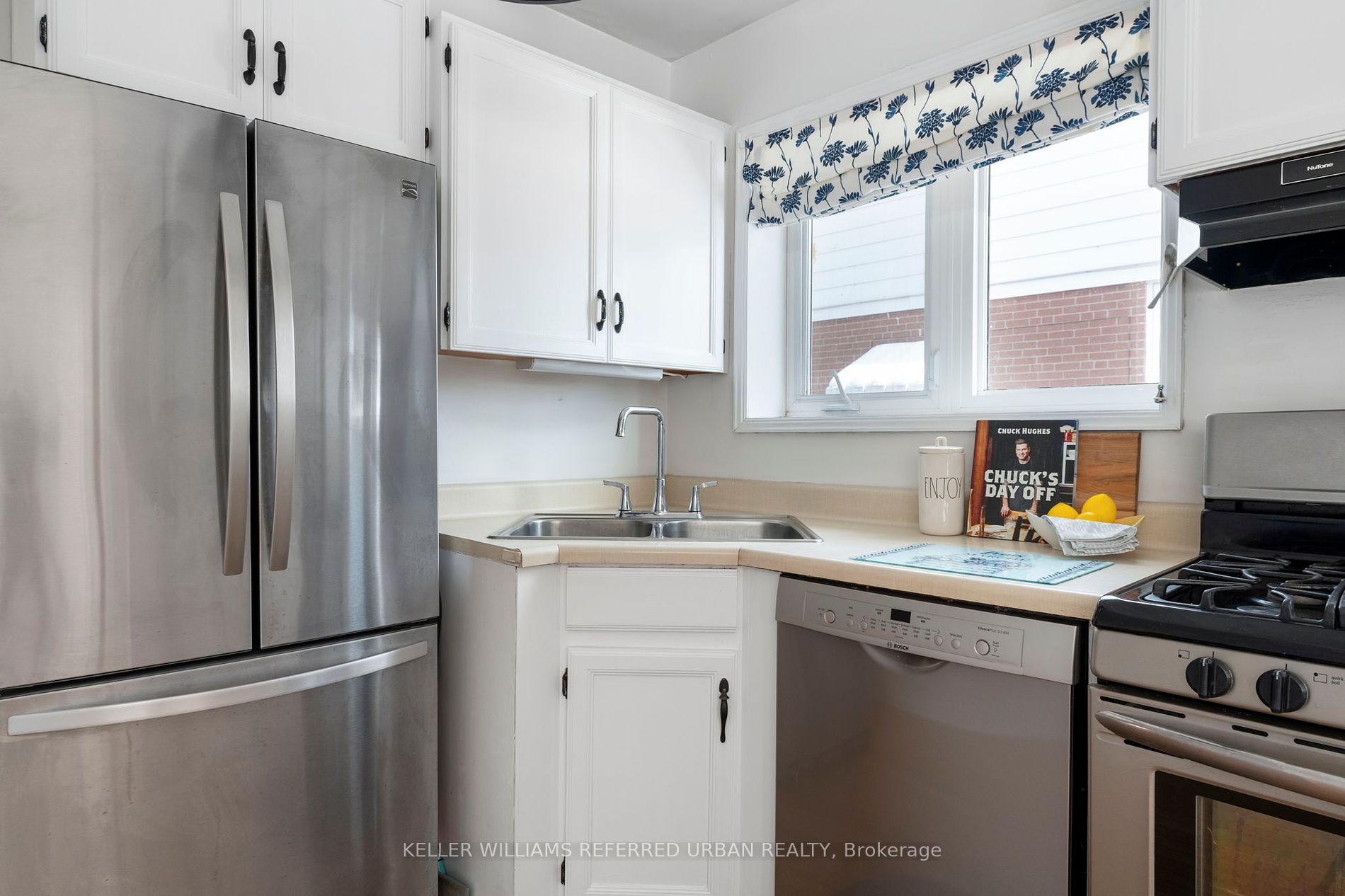 28 Trinnell Blvd